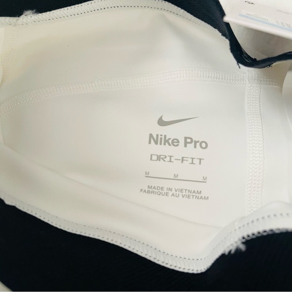 Nike | Women’s White Nike Spandex Shorts - Picture 7 of 7